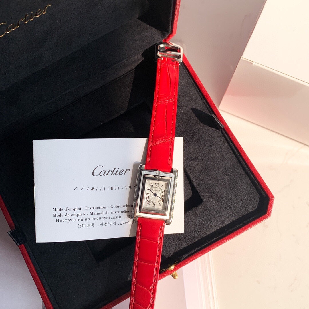Cartier Tank Must 33.7 × 25.5 MM