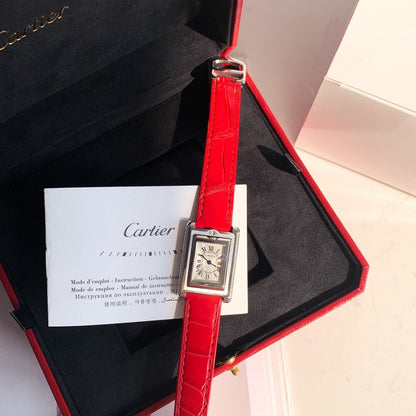 Cartier Tank Must 33.7 × 25.5 MM