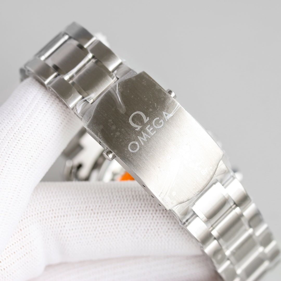 Omega Speedmaster Chronograph Silver Dial 42 MM