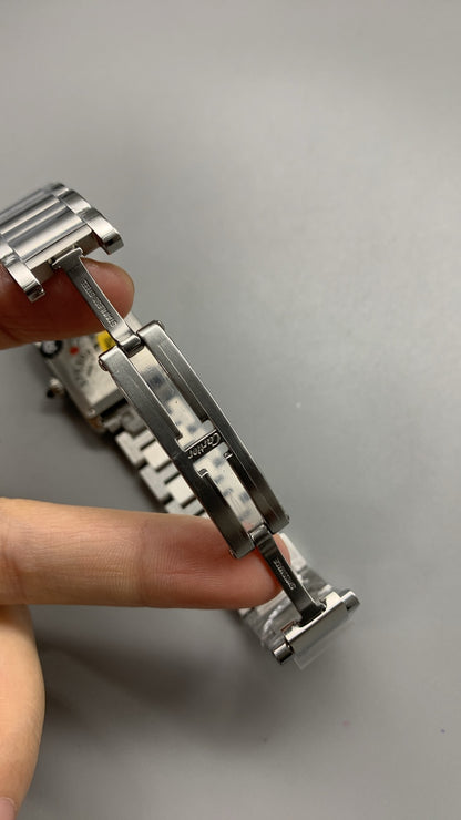 Cartier Tank Must XL 41 × 31 MM