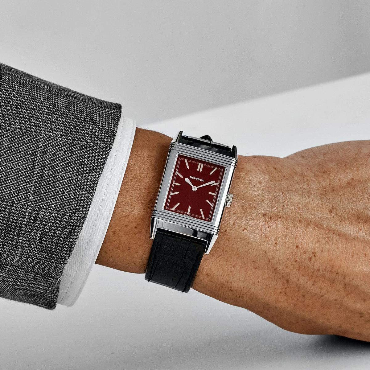 Jaeger-LeCoultre Reverso 278856J Stainless Steel Red Dial Special '1931 Rouge' Edition 46.8 MM