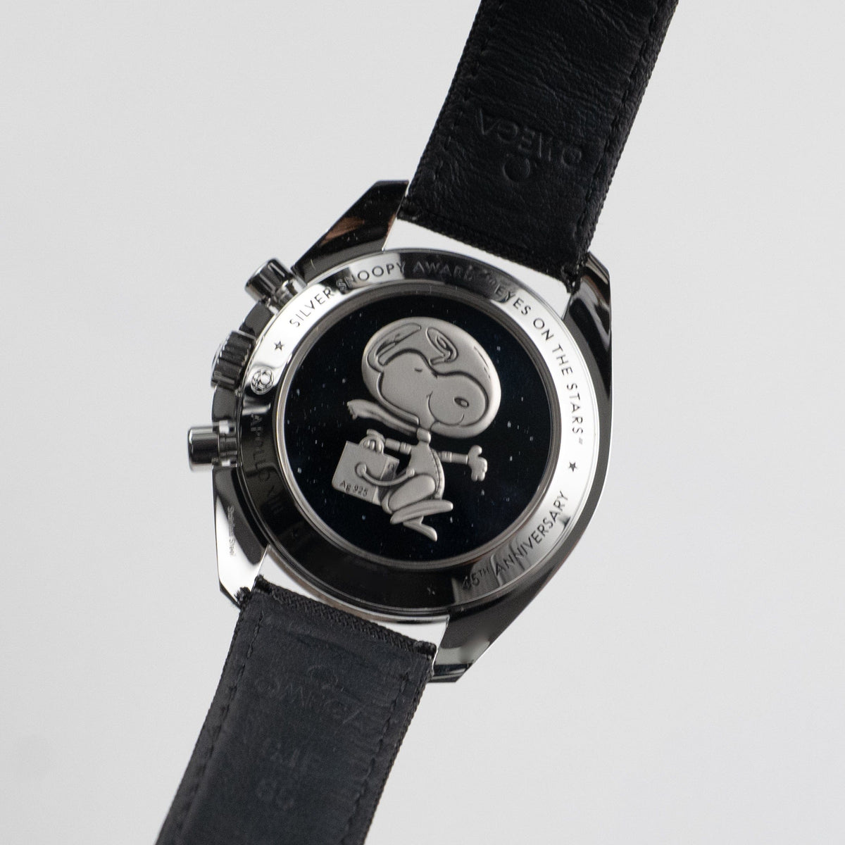 Omega Speedmaster 311.32.42.30.04.003 Silver Snoopy Apollo XIII 45th Anniversary Edition Stainless Steel White Dial Limited Edition of 1970 (2015) 42 MM