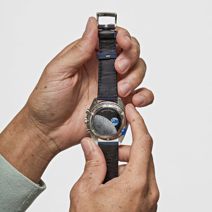 Omega Speedmaster Moonwatch 310.32.42.50.02.001 'Silver Snoopy Award' Anniversary Series 42MM