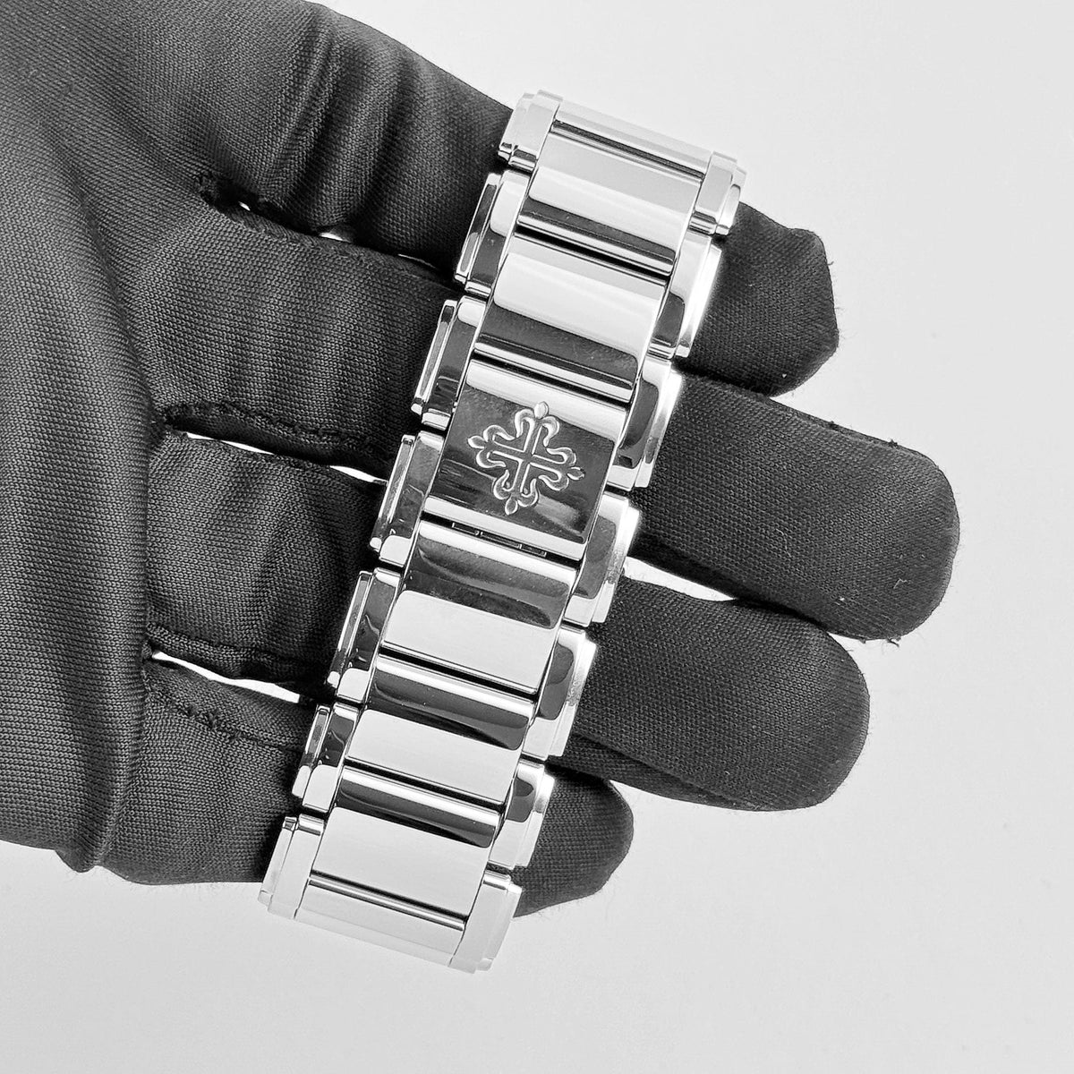 Patek Philippe Twenty-4 4910/1200A-010 'Ladies' Stainless Steel Gray Dial Diamond Bezel Quartz (2024) 25 × 30 MM