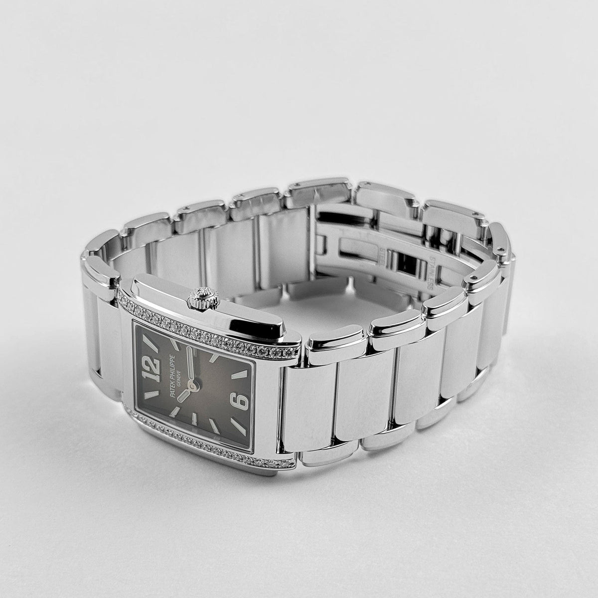 Patek Philippe Twenty-4 4910/1200A-010 'Ladies' Stainless Steel Gray Dial Diamond Bezel Quartz (2024) 25 × 30 MM
